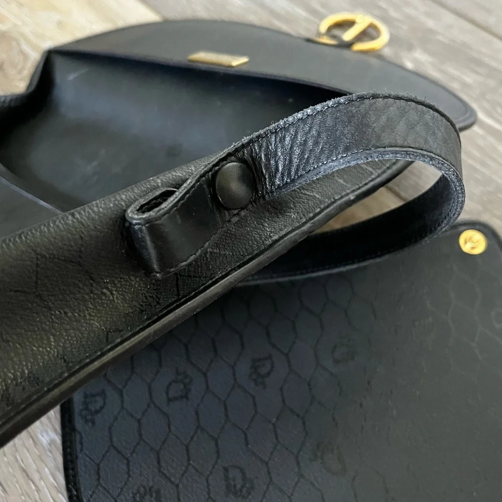 Christian Dior Honeycomb Shoulder Bag - Picture 8 of 16